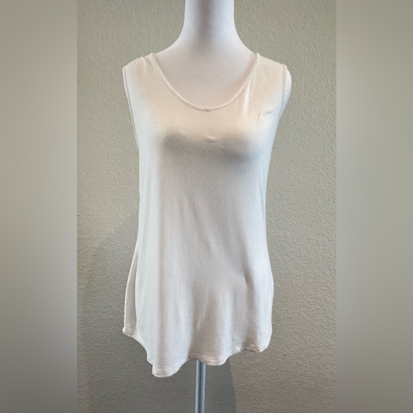 Cable & Gauge - Laced-Up Back V- Neck Tank- Ivory Size M - Picture 2 of 14